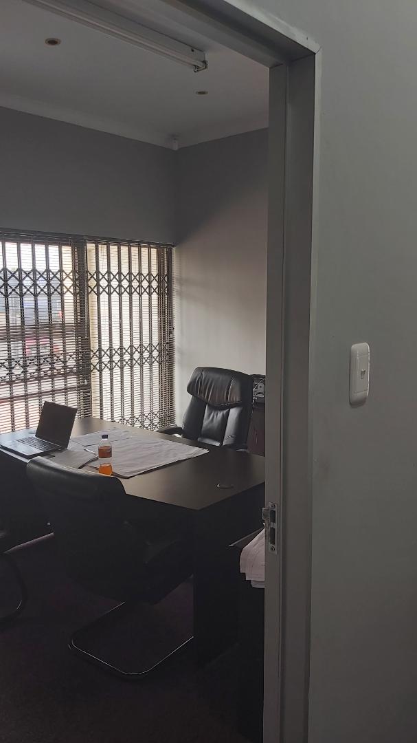 To Let commercial Property for Rent in Newton Park Eastern Cape